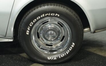 Chevrolet-Corvette-1975-Silver-Metallic-Silver-9