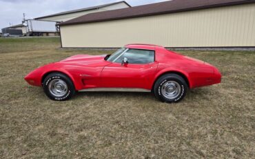 Chevrolet-Corvette-1975-red-tan-13