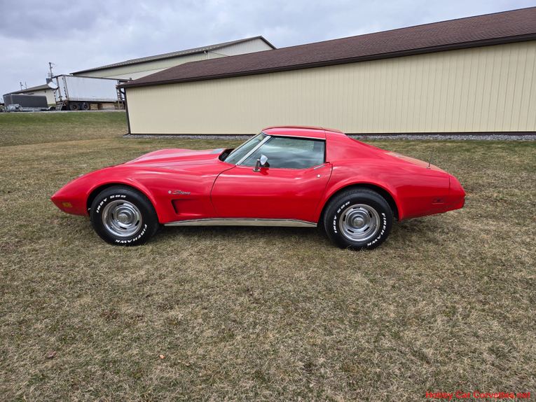 Chevrolet-Corvette-1975-red-tan-13