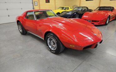 Chevrolet-Corvette-1975-red-tan-15