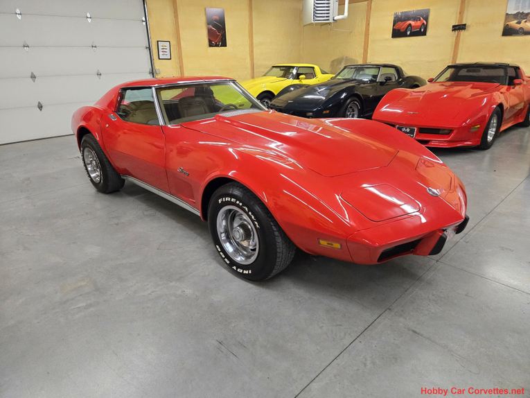 Chevrolet-Corvette-1975-red-tan-15