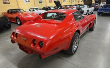 Chevrolet-Corvette-1975-red-tan-17