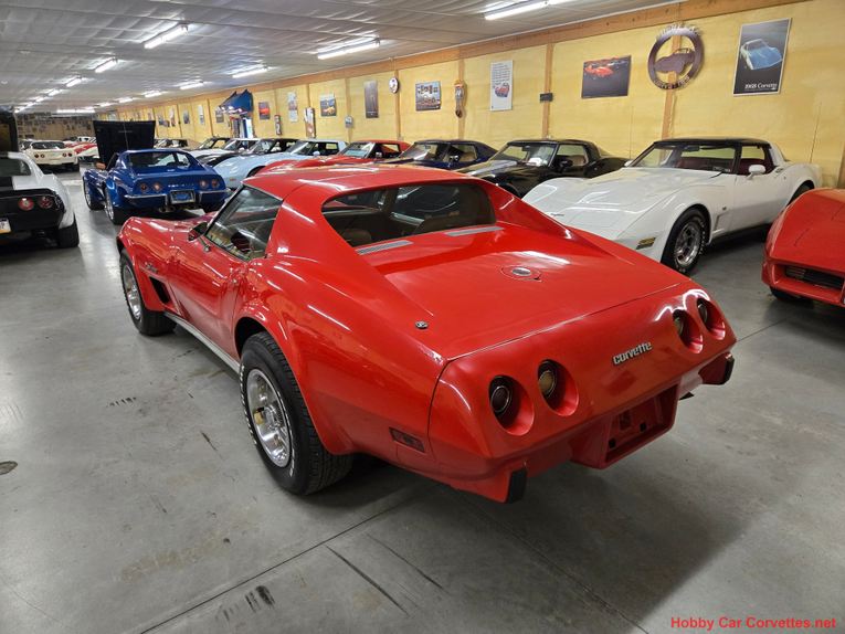 Chevrolet-Corvette-1975-red-tan-18