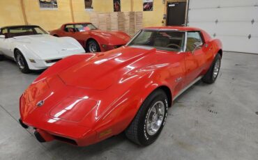 Chevrolet-Corvette-1975-red-tan-20