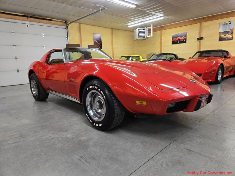 Chevrolet-Corvette-1975-red-tan-21