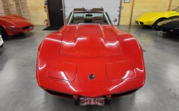 Chevrolet-Corvette-1975-red-tan-23