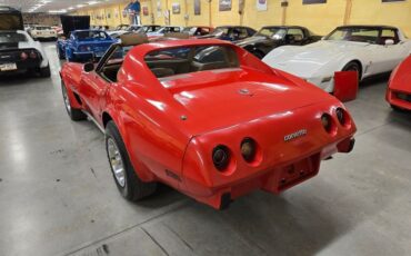 Chevrolet-Corvette-1975-red-tan-26