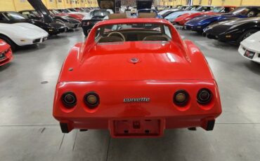 Chevrolet-Corvette-1975-red-tan-27