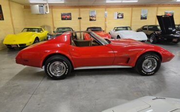 Chevrolet-Corvette-1975-red-tan-29