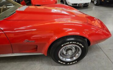 Chevrolet-Corvette-1975-red-tan-32