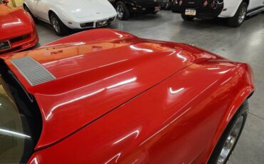 Chevrolet-Corvette-1975-red-tan-33