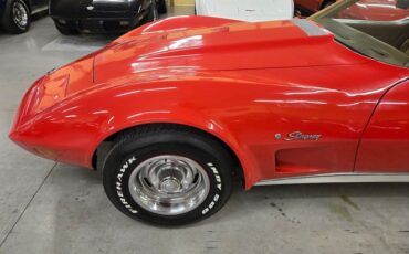 Chevrolet-Corvette-1975-red-tan-4