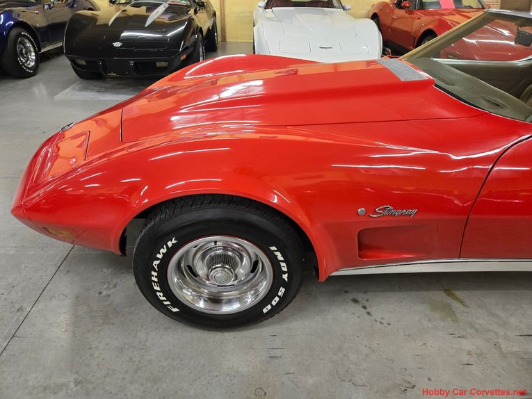 Chevrolet-Corvette-1975-red-tan-4
