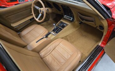 Chevrolet-Corvette-1975-red-tan-43