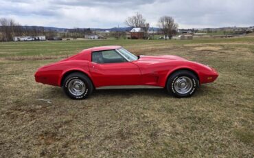 Chevrolet-Corvette-1975-red-tan