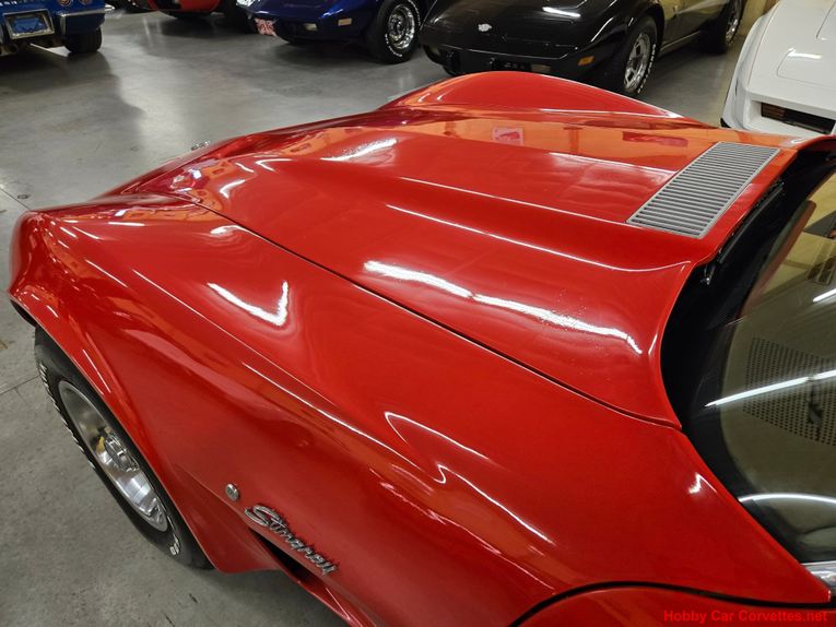 Chevrolet-Corvette-1975-red-tan-5