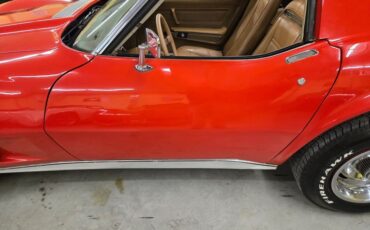 Chevrolet-Corvette-1975-red-tan-6