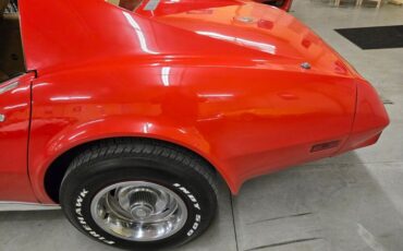 Chevrolet-Corvette-1975-red-tan-7
