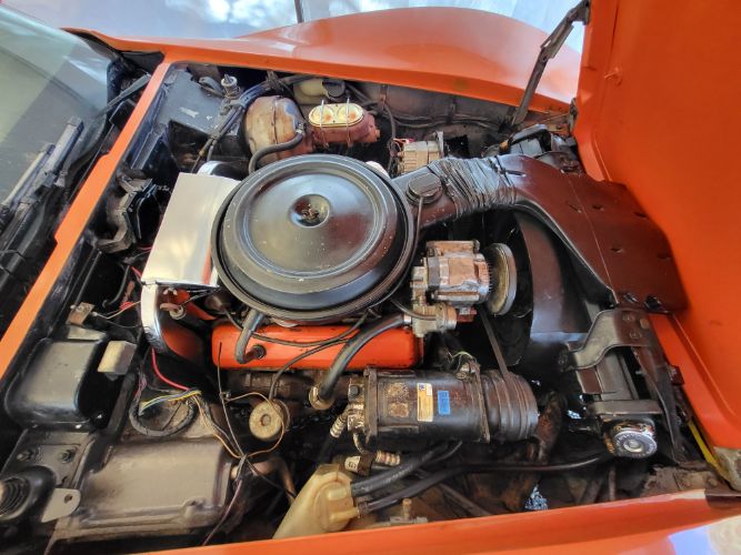 Chevrolet-Corvette-1976-11