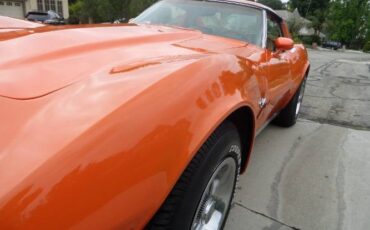 Chevrolet-Corvette-1976-15