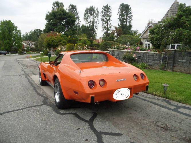 Chevrolet-Corvette-1976-17