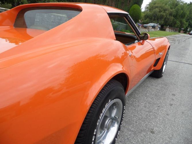Chevrolet-Corvette-1976-21