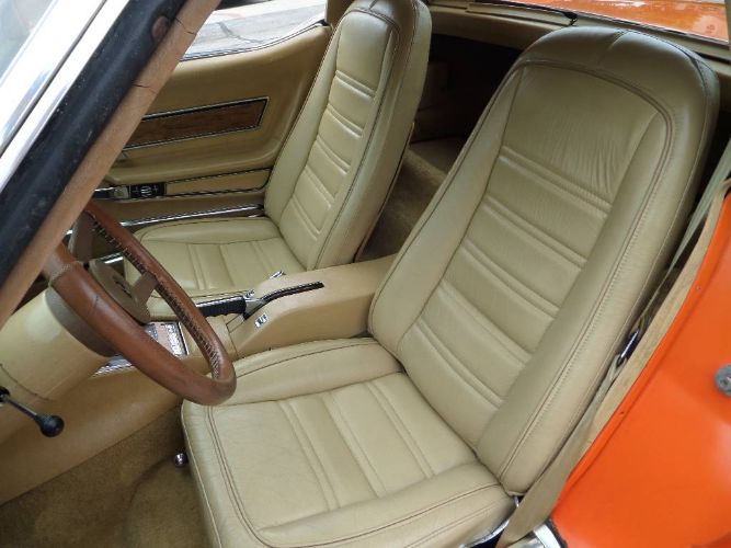 Chevrolet-Corvette-1976-22