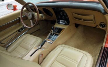 Chevrolet-Corvette-1976-23