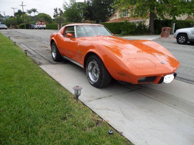 Chevrolet-Corvette-1976