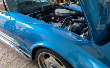 Chevrolet-Corvette-1976-3