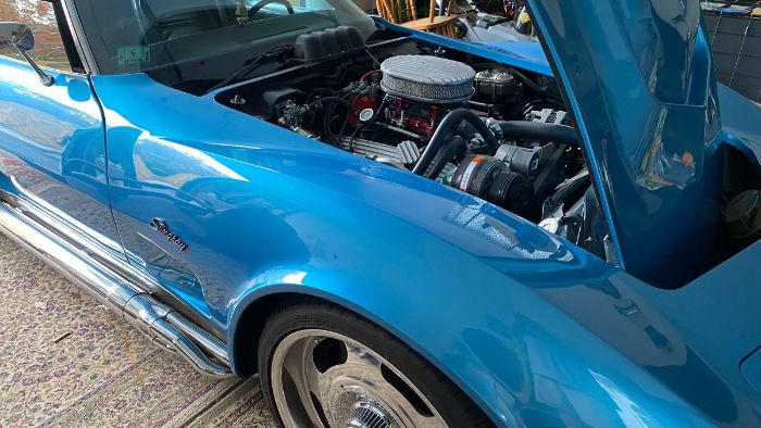 Chevrolet-Corvette-1976-3