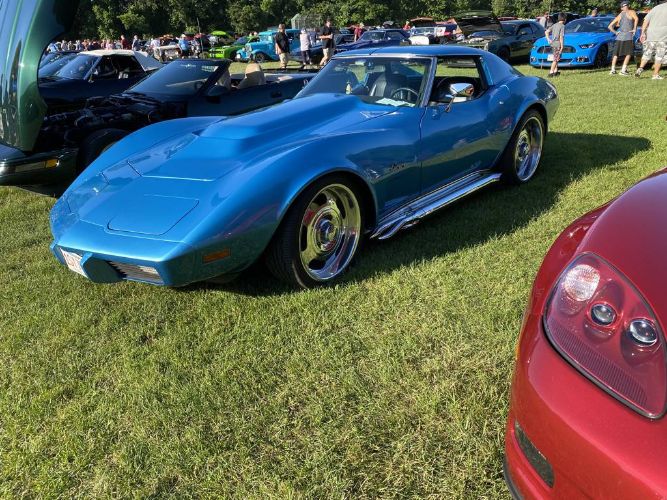 Chevrolet-Corvette-1976