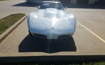Chevrolet-Corvette-1976-4