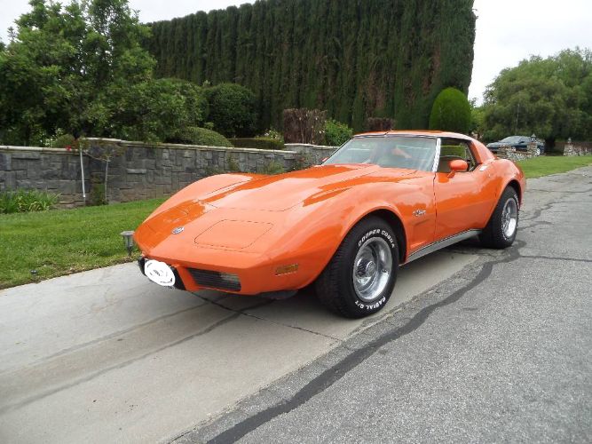 Chevrolet-Corvette-1976-4