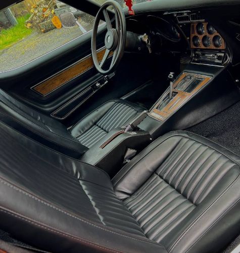 Chevrolet-Corvette-1976-6