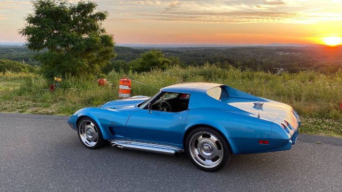 Chevrolet-Corvette-1976-6