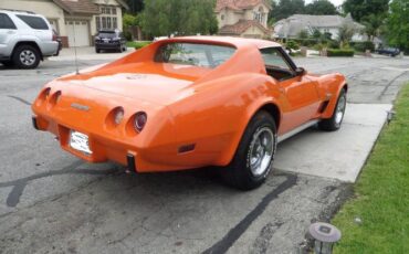 Chevrolet-Corvette-1976-9