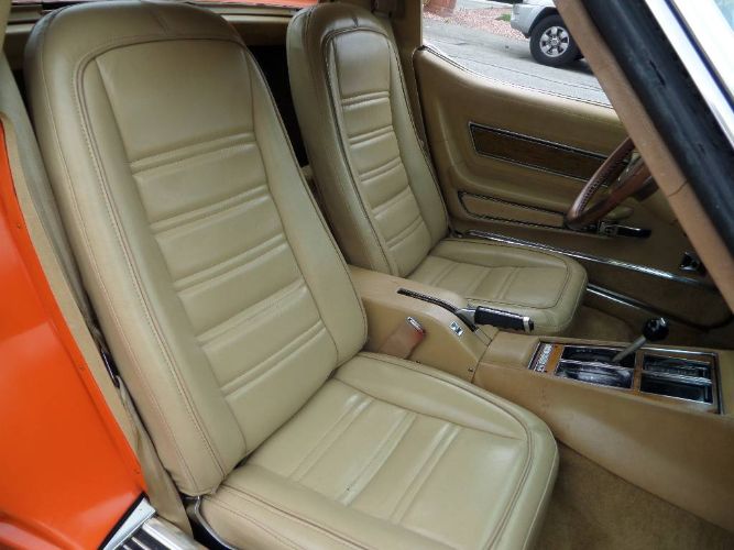 Chevrolet-Corvette-1976-9