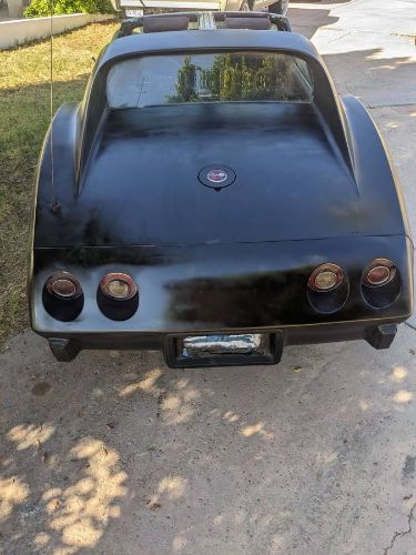 Chevrolet-Corvette-1976-Black-Cranberry-5