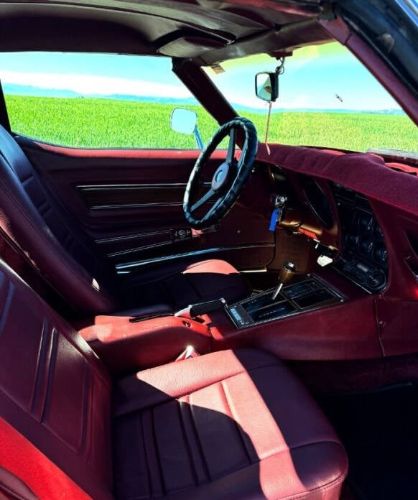 Chevrolet-Corvette-1976-Black-Dark-Red-7