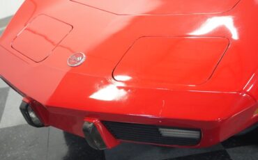 Chevrolet-Corvette-1976-Corvette-Red-Black-26