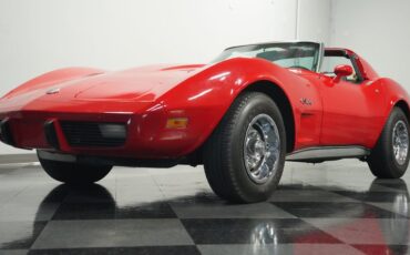 Chevrolet-Corvette-1976-Corvette-Red-Black-28