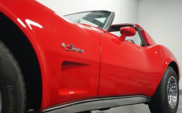 Chevrolet-Corvette-1976-Corvette-Red-Black-29