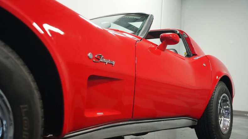 Chevrolet-Corvette-1976-Corvette-Red-Black-29