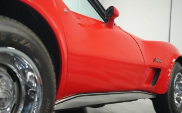 Chevrolet-Corvette-1976-Corvette-Red-Black-31