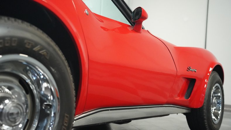 Chevrolet-Corvette-1976-Corvette-Red-Black-31