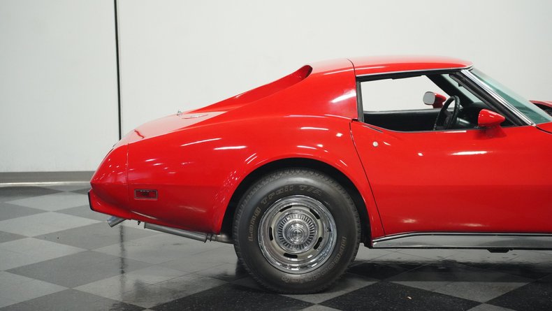Chevrolet-Corvette-1976-Corvette-Red-Black-32