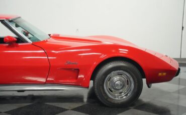 Chevrolet-Corvette-1976-Corvette-Red-Black-33
