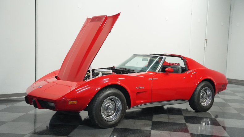 Chevrolet-Corvette-1976-Corvette-Red-Black-34