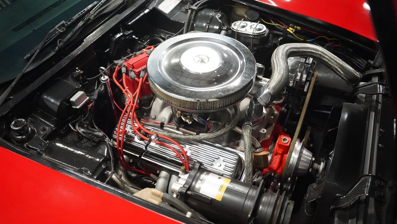 Chevrolet-Corvette-1976-Corvette-Red-Black-36